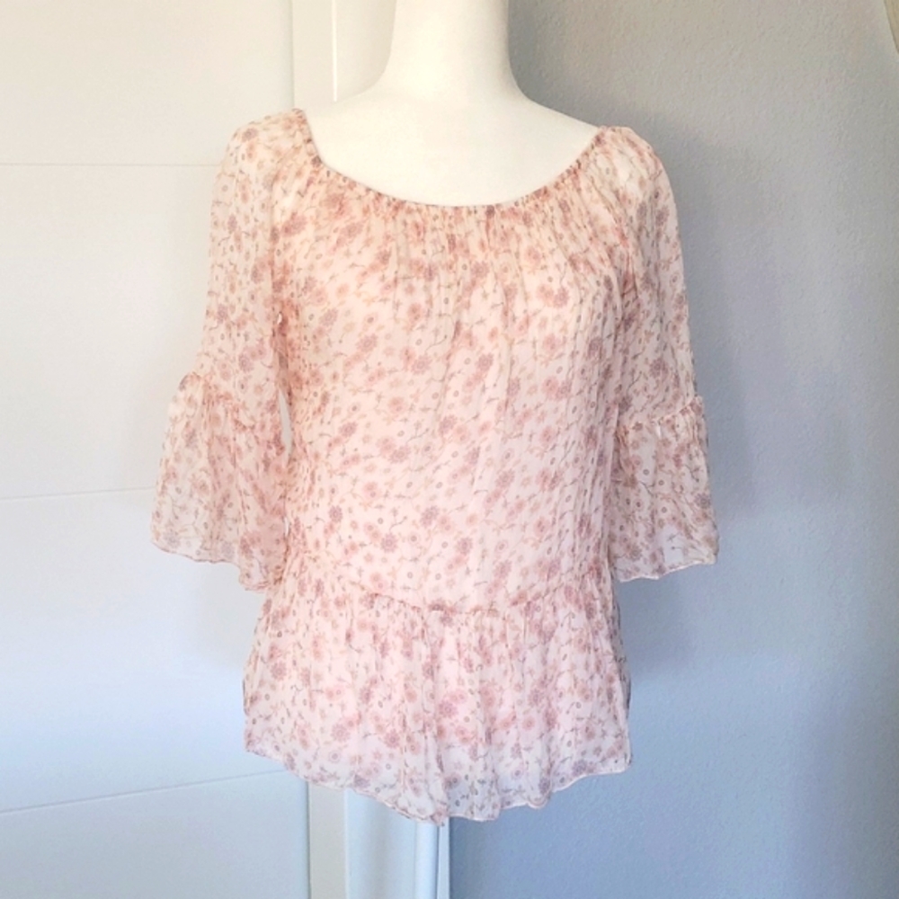 NEW WT 🔥5 for $25/4 for $20/3 for $15 Peasant blouse cute with ruffles.